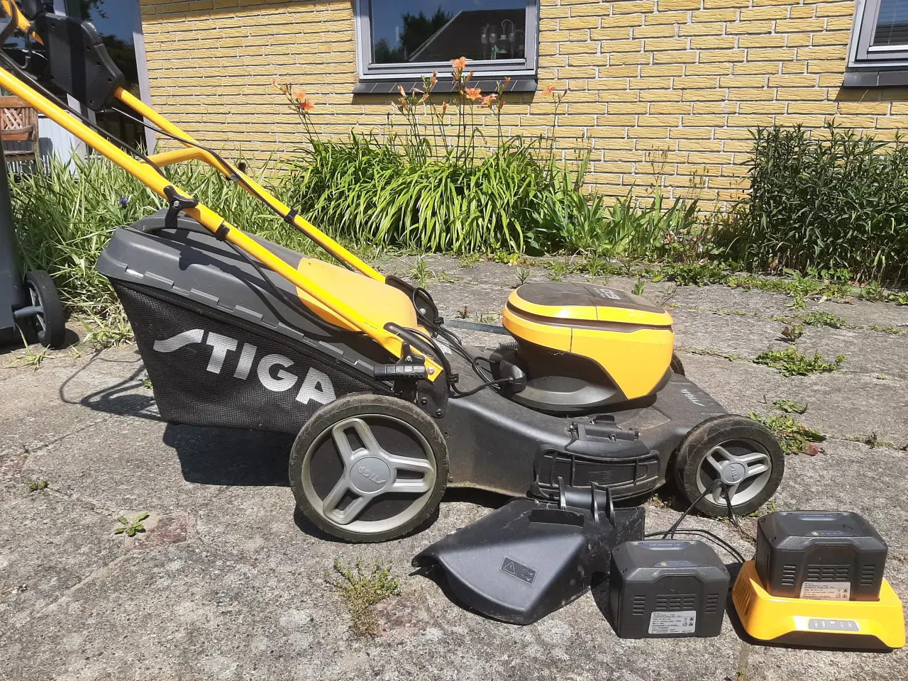 Billede 1 - Plæneklipper