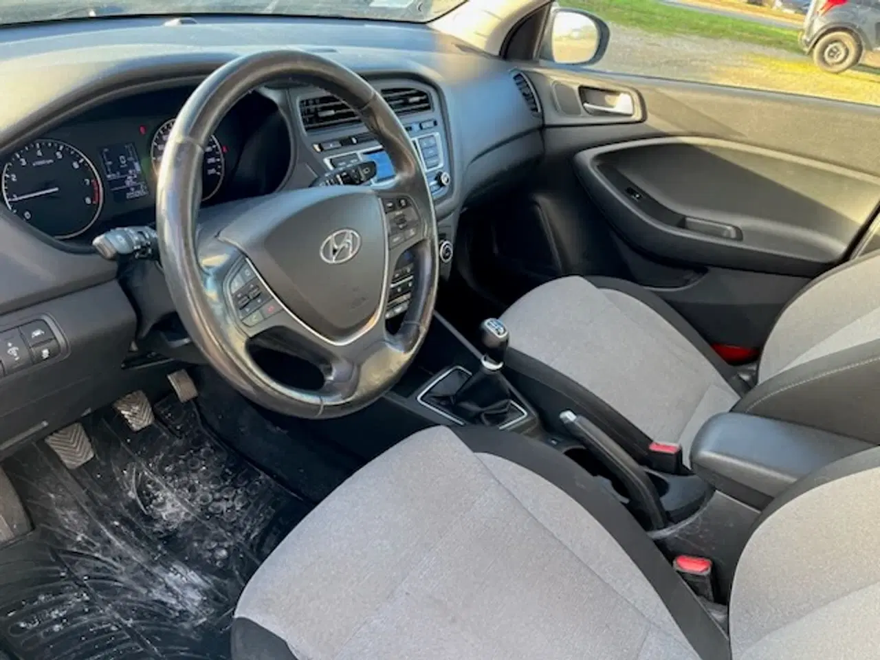 Billede 5 - Nysynet & meget velkørende Hyundai I20 Premium