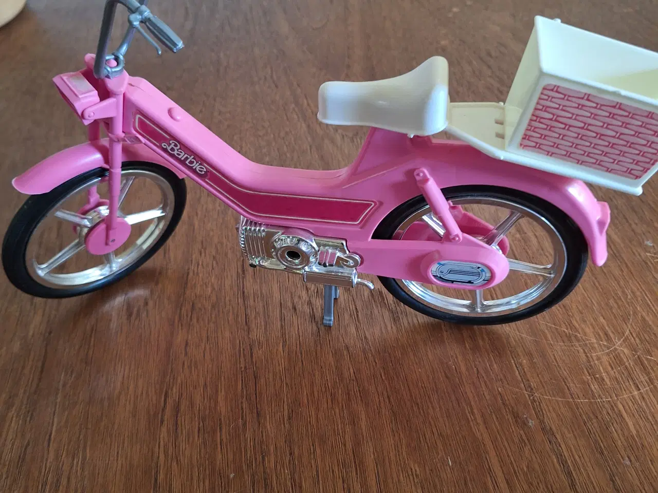 Billede 1 - Barbie  knallert