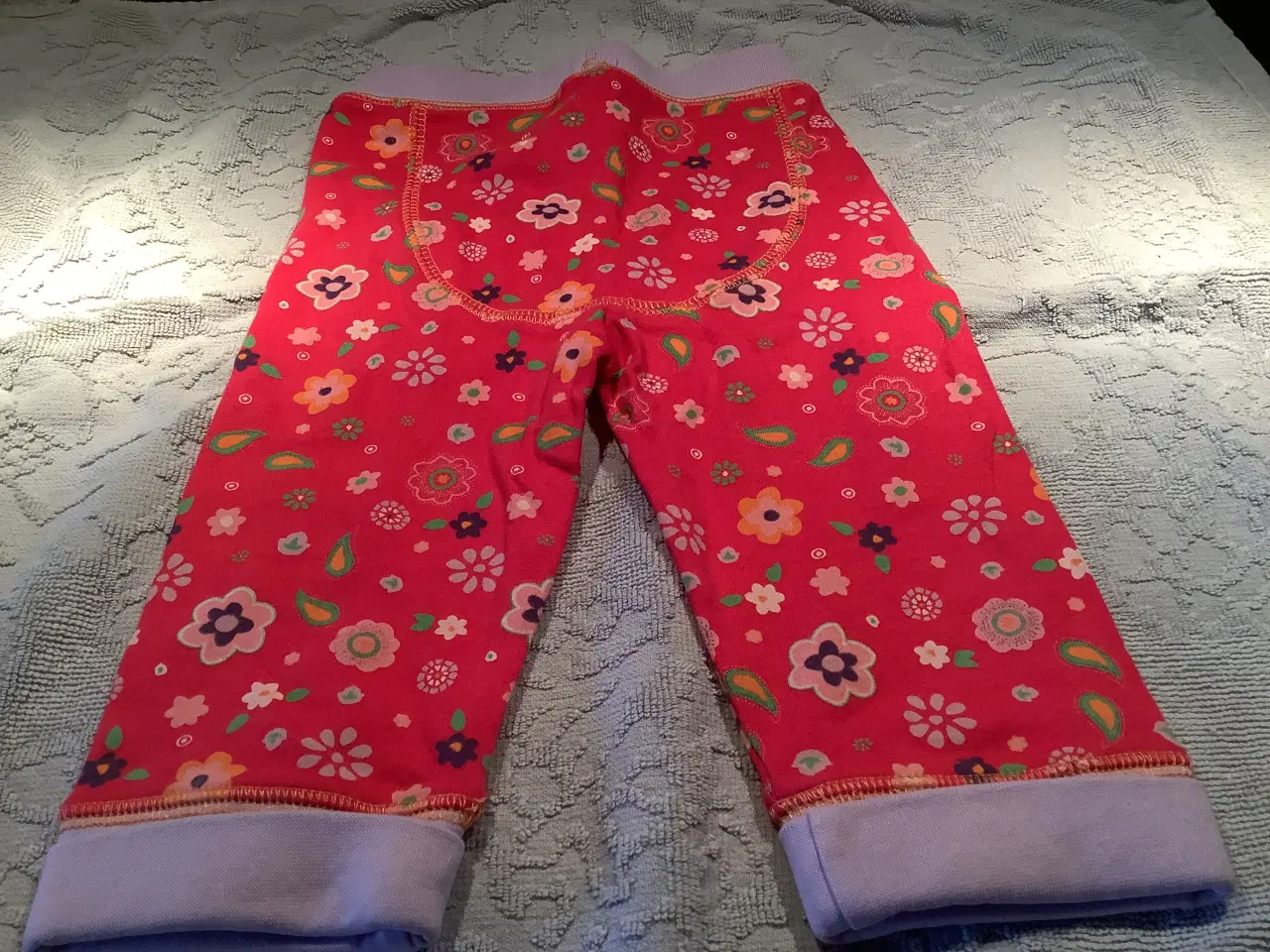 Billede 5 - Helt nye. 2 par bukser Friends str. 68 pige