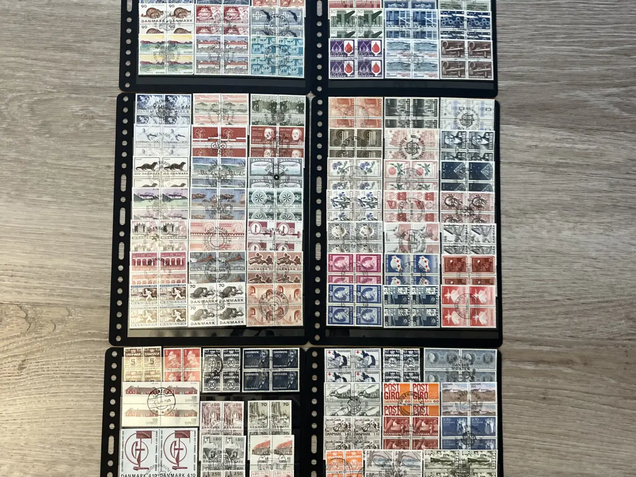 Billede 1 - 250 stk Danske 4-blok Frimærker, stempl. og forsk.