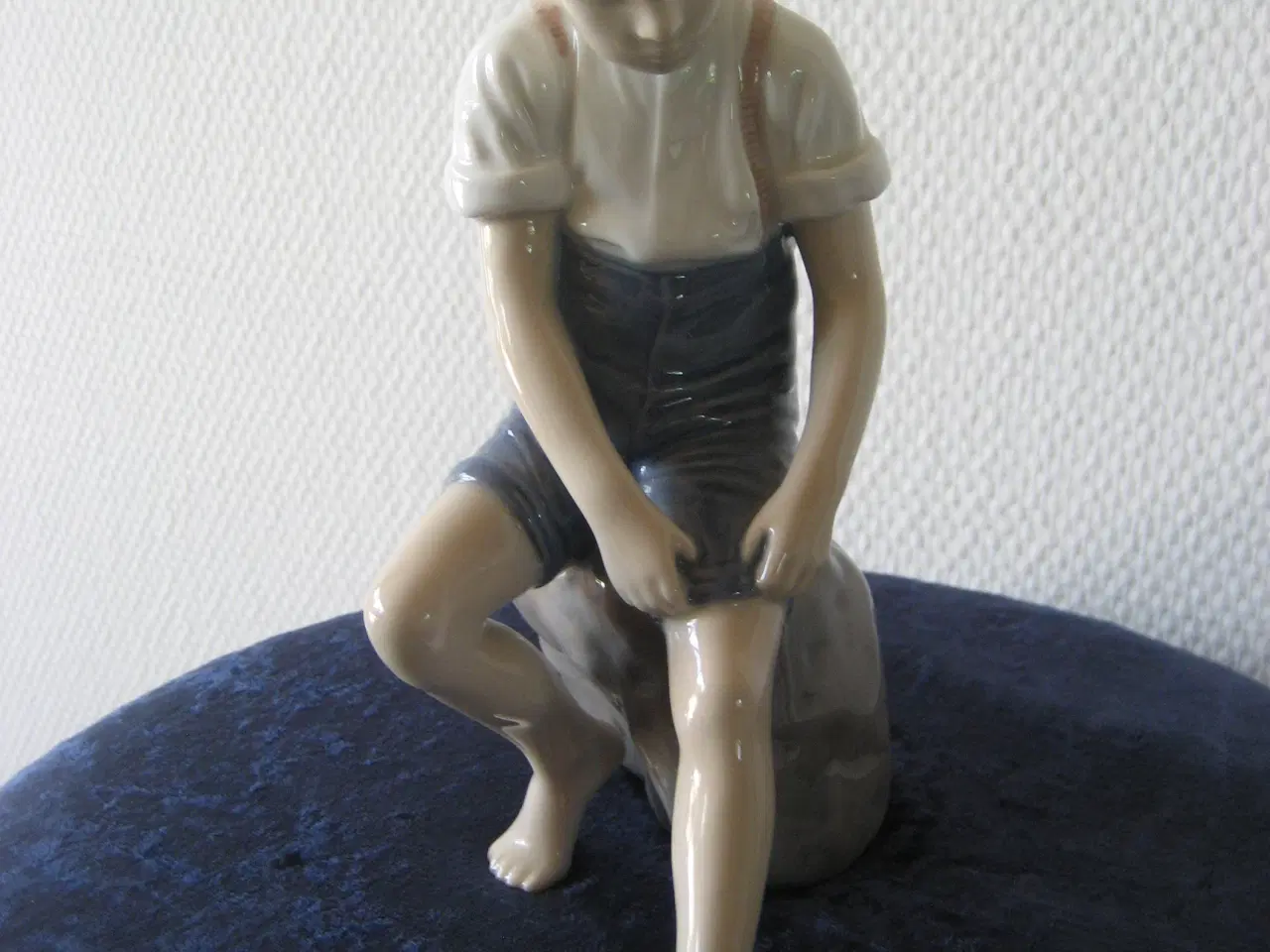 Billede 1 - Dreng på klippeblok, B&G nr. 1757