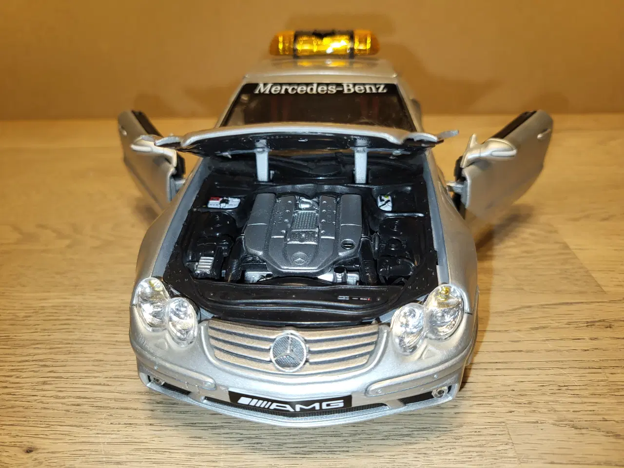 Billede 5 - Modelbil, Mercedes Benz SL55 AMG Safety Car, skala