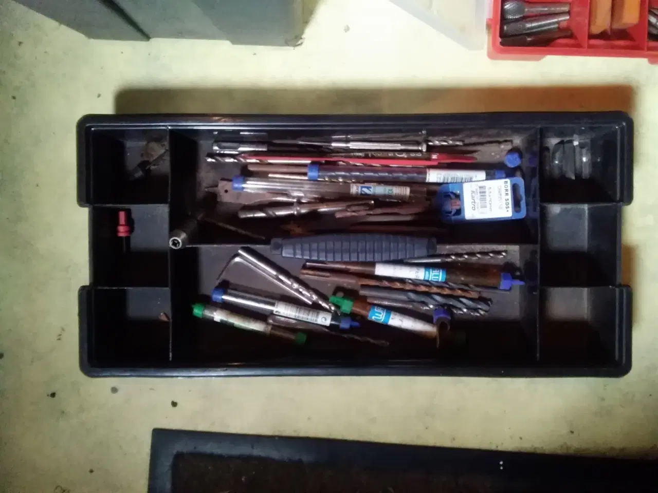 Billede 3 - Værktøjskasse m snittappe rivaller slibere oma OK