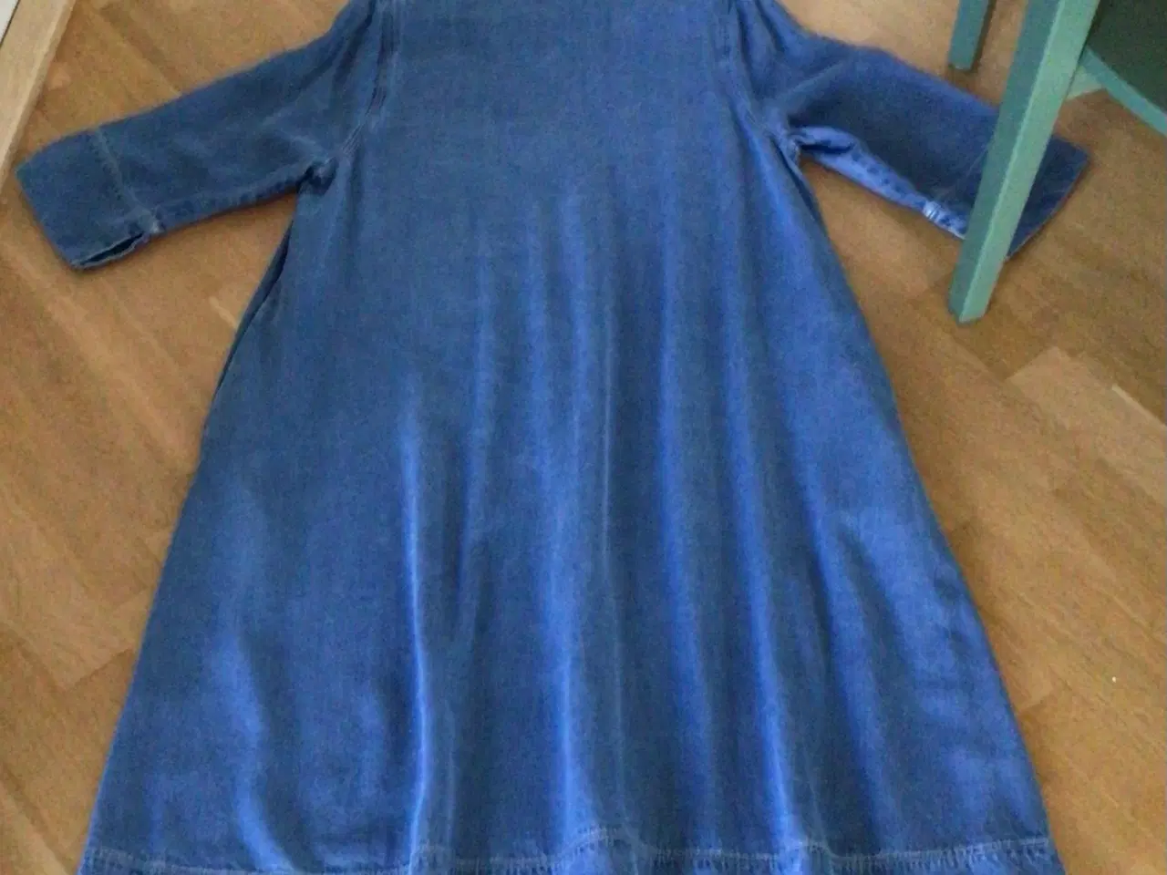 Billede 2 - Masai Denim kjole rigtig fin og lækker.