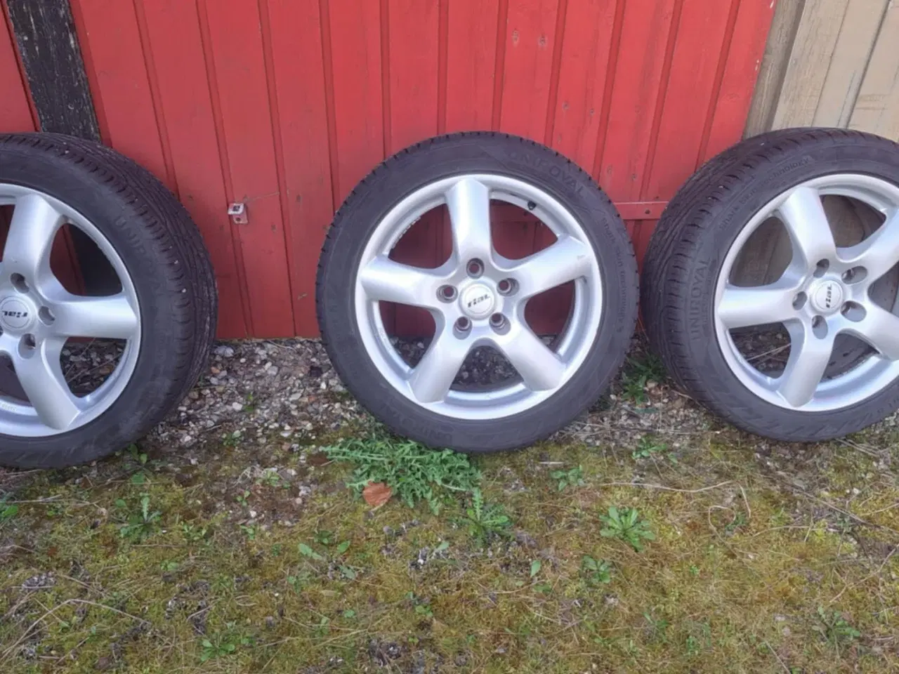 Billede 2 - 17" alufælge med Uniroyal dæk