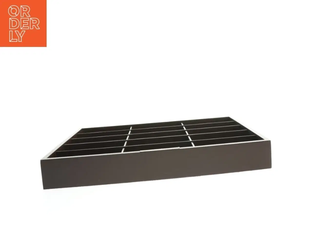Billede 3 - 2 stk. Vægmonteret opbevaringsbakke fra Dinky Toys (str. 41 x 32 cm. 2 styk)