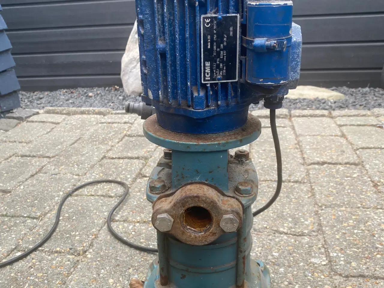 Billede 1 - Havepumpe Grundfos til havevanding. Fungerer fint