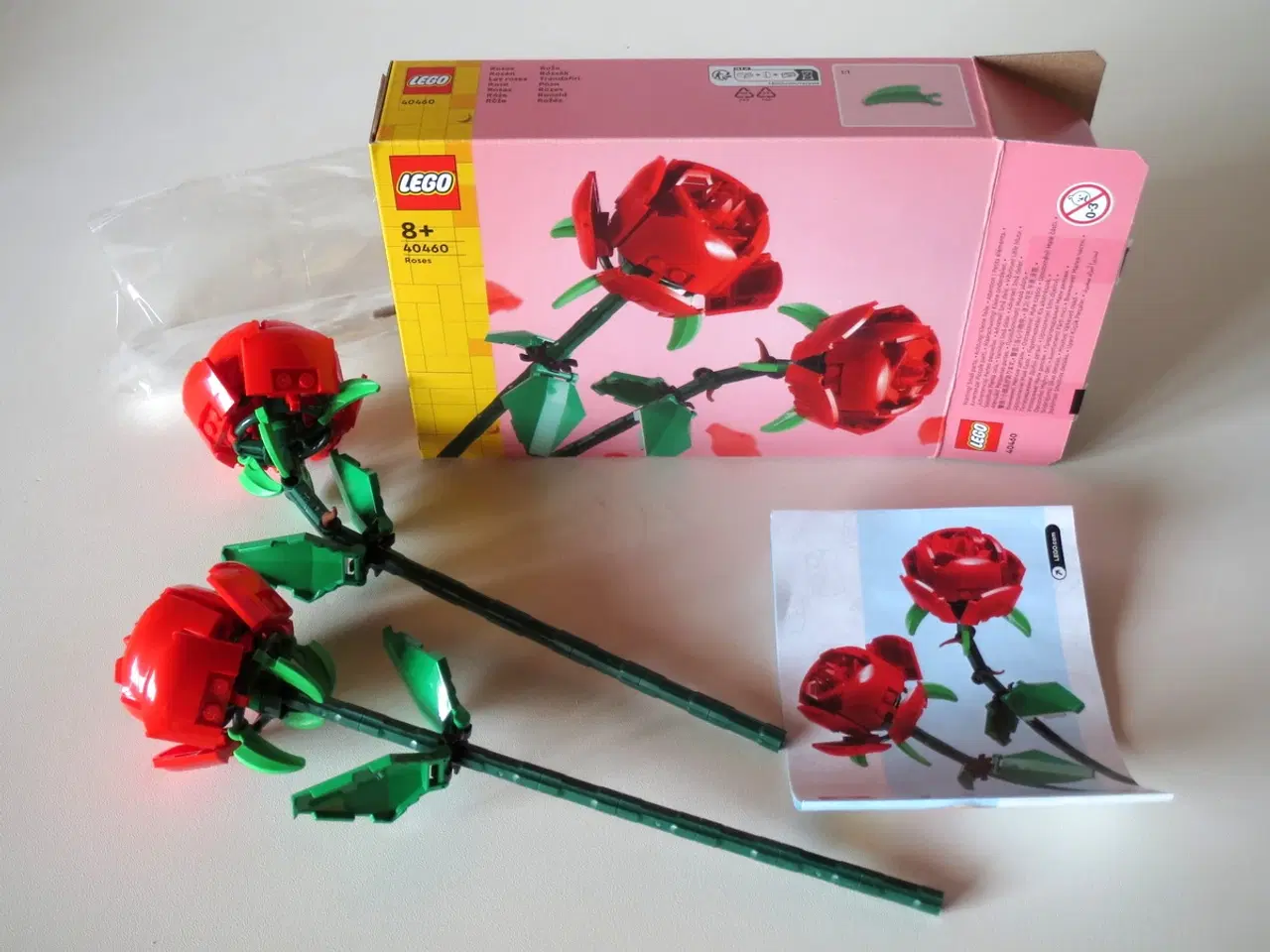 Billede 1 - 2 flotte roser lavet i Lego