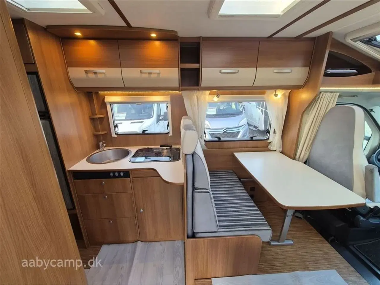 Billede 9 - 2013 - Carado T 448   solcelle. batteri. markise. cykelstativ. synet Feb. 2025. Tandrem skiftet i 2022. Nyt køleskab i 2024. Kun 70,000 Km!! KUN SALG TIL CVR!!