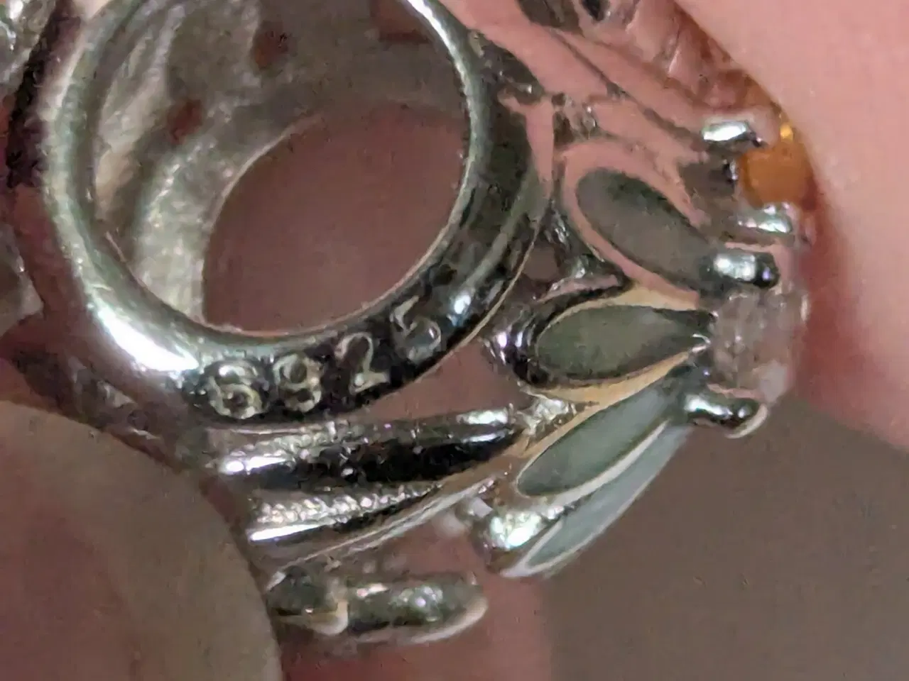 Billede 4 - Charm kugle med Daisyblomst og bi 🐝