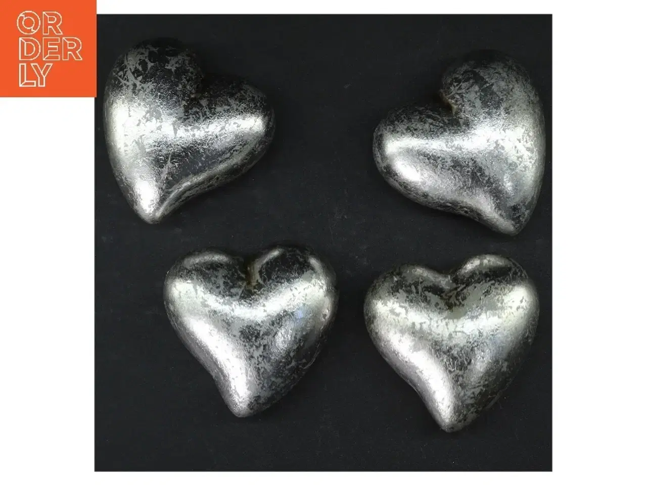 Billede 1 - Sølvfarvede dekorative hjerter (str. 7 x 7 cm)