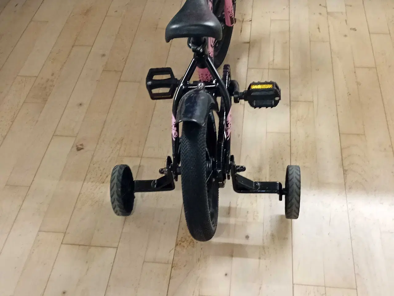 Billede 4 - Super smart børnecykel. Passer til 3-5 år.