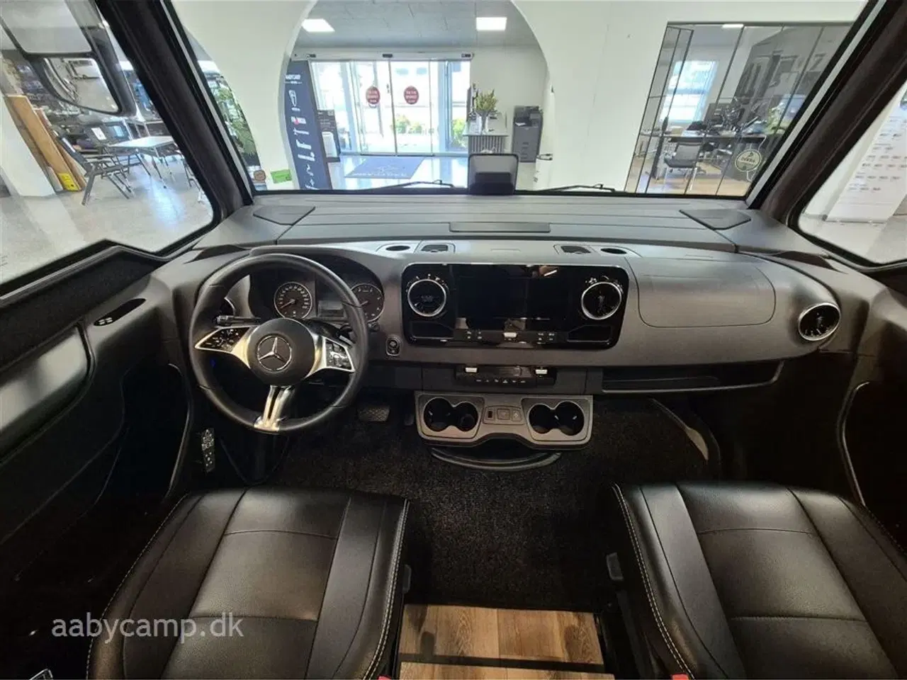 Billede 6 - 2025 - Niesmann+Bischoff Arto 78   solceller. 3x150 Ah lithium batterier. 3000w inverter. Elektrisk markise. Udv. gas/vand. Helårsdæk. 2x TV. Duo control. luft undervogn. Hydrauliske støtteben.