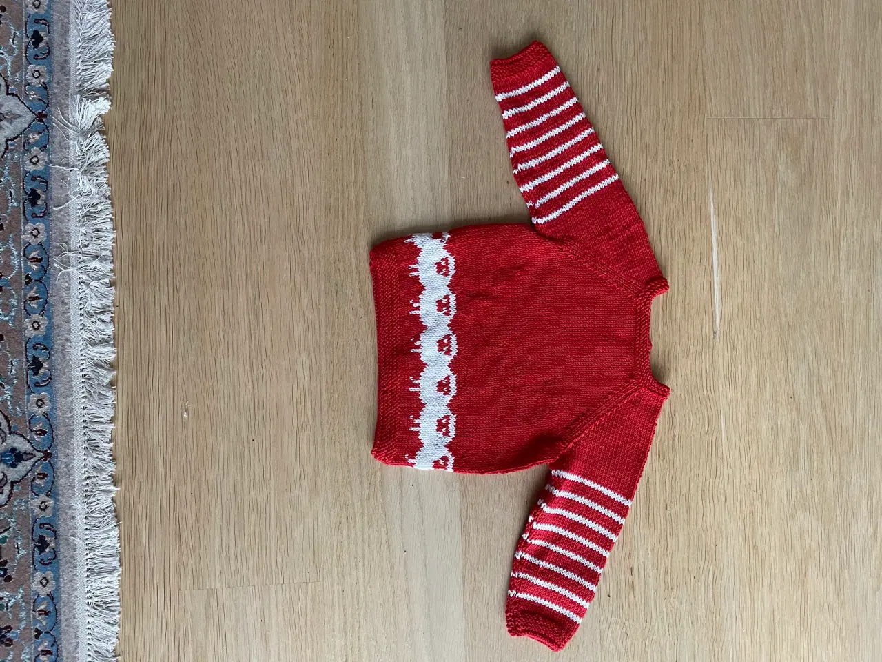 Billede 3 - Sweater med får, ny og ubrugt strik