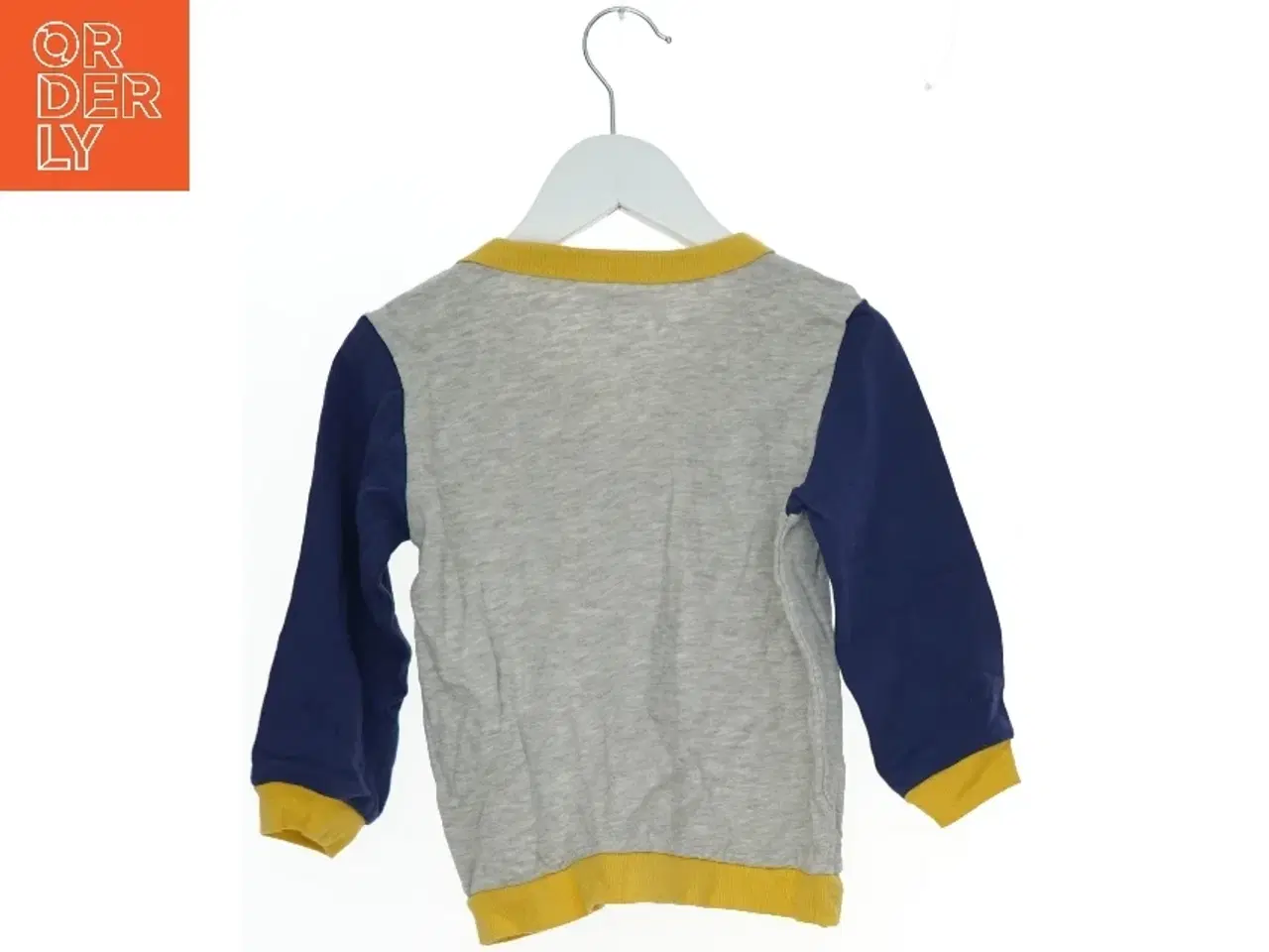 Billede 2 - Børne cardigan med basketball motiv fra Pepco (str. 104)