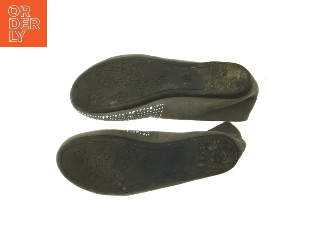 Billede 4 - Grå ballerinasko med pyntesten fra Agaxy (str. 34 )