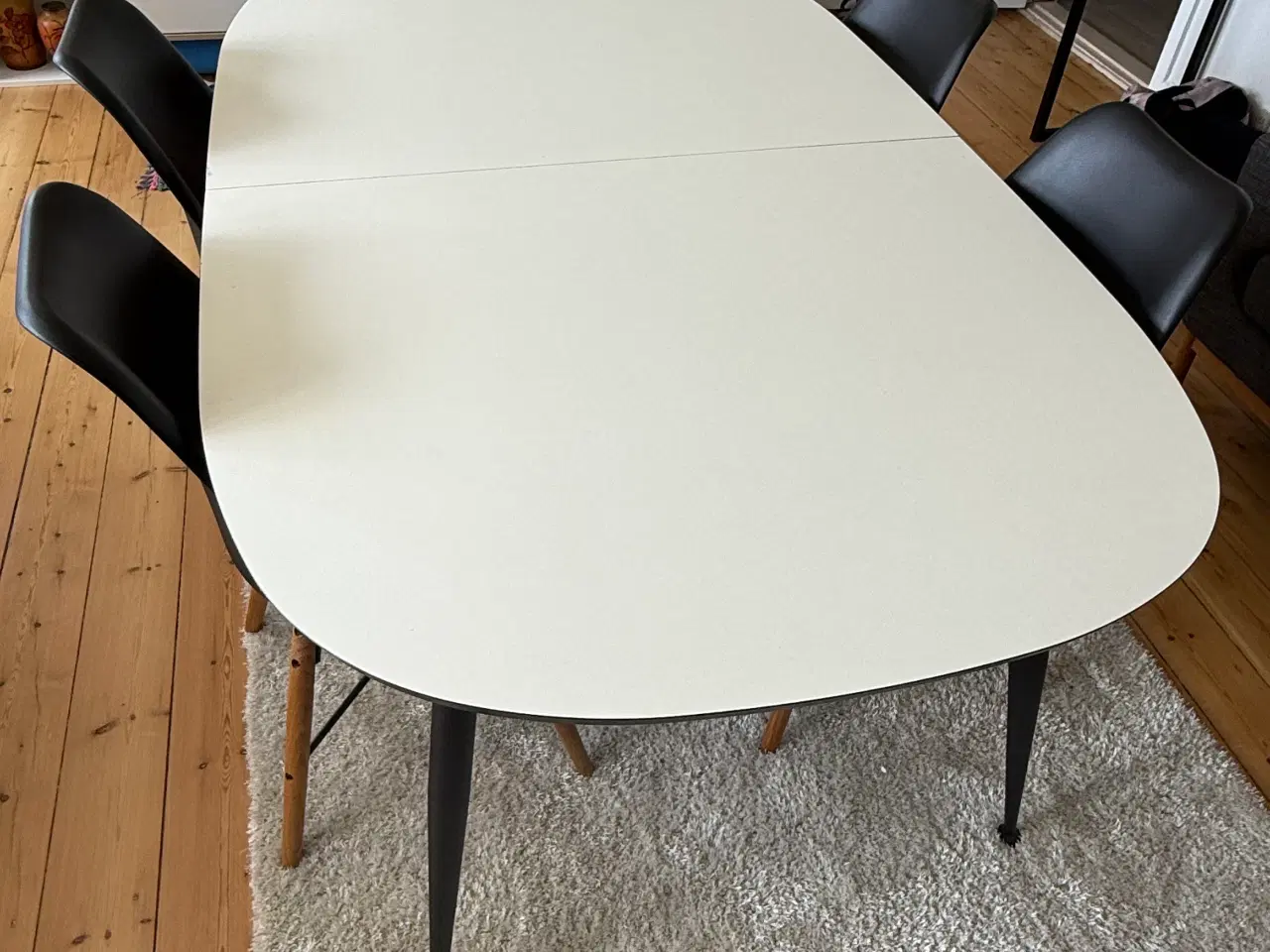 Billede 1 - Fint spisebord 