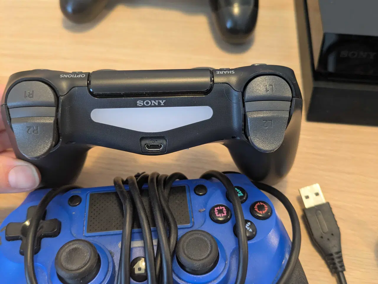 Billede 4 - PlayStation 4, med 3 controller + 13 spil