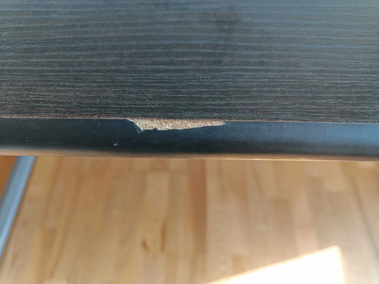 Billede 2 - IKEA skrivebord m. kabelbakke