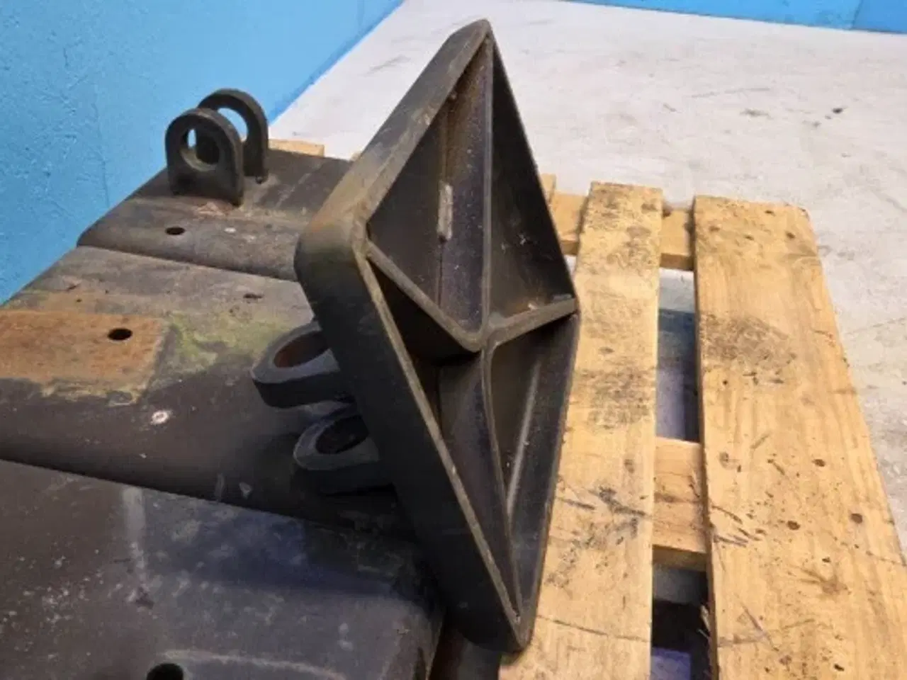 Billede 7 - New Holland B100B Bremseklods 87737015  4Stk