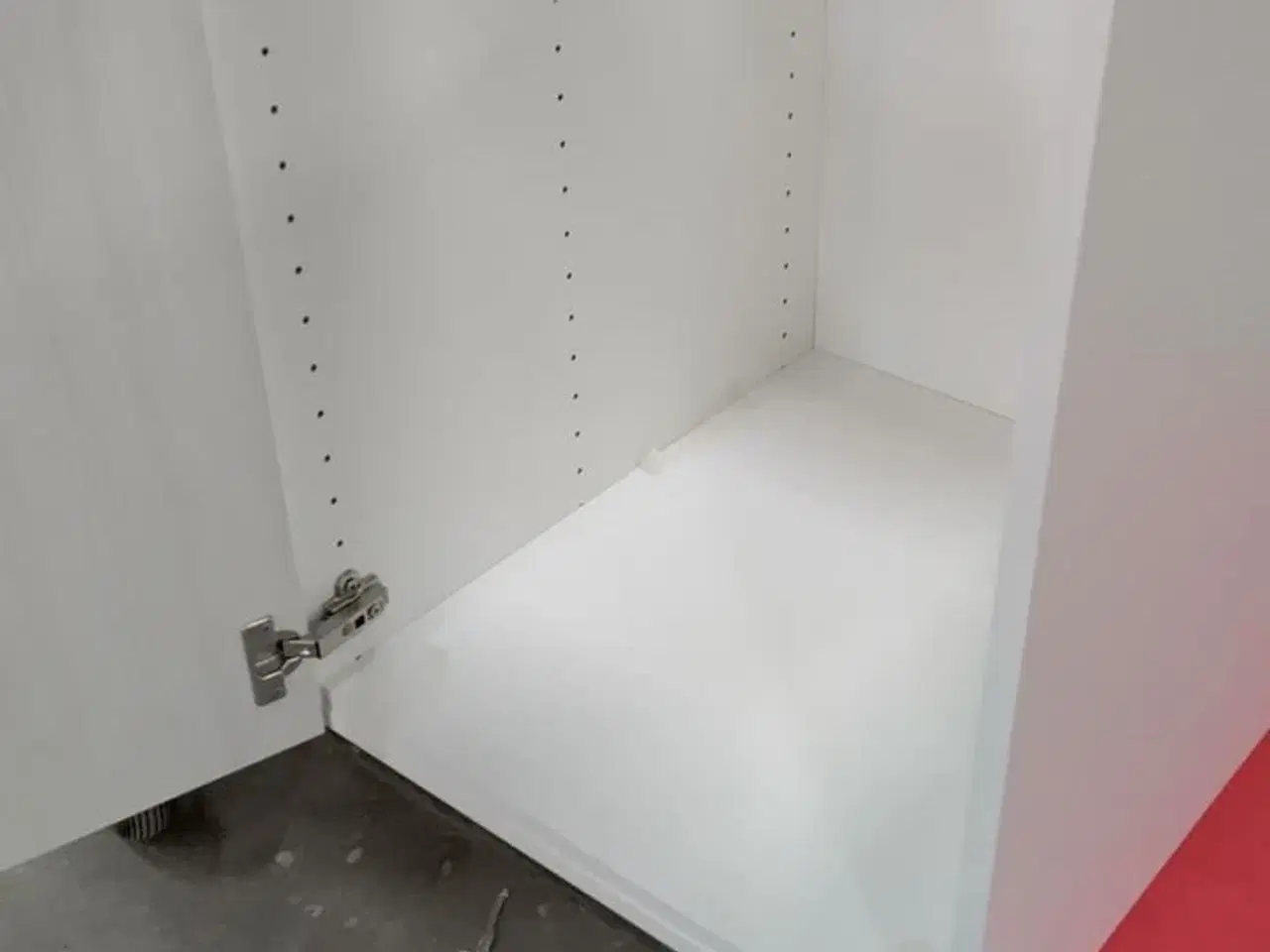 Billede 3 - 4 stk. usamlet underskabe H: 70,4 x B: 50 x D: 60,0 med låge og 4 hylder