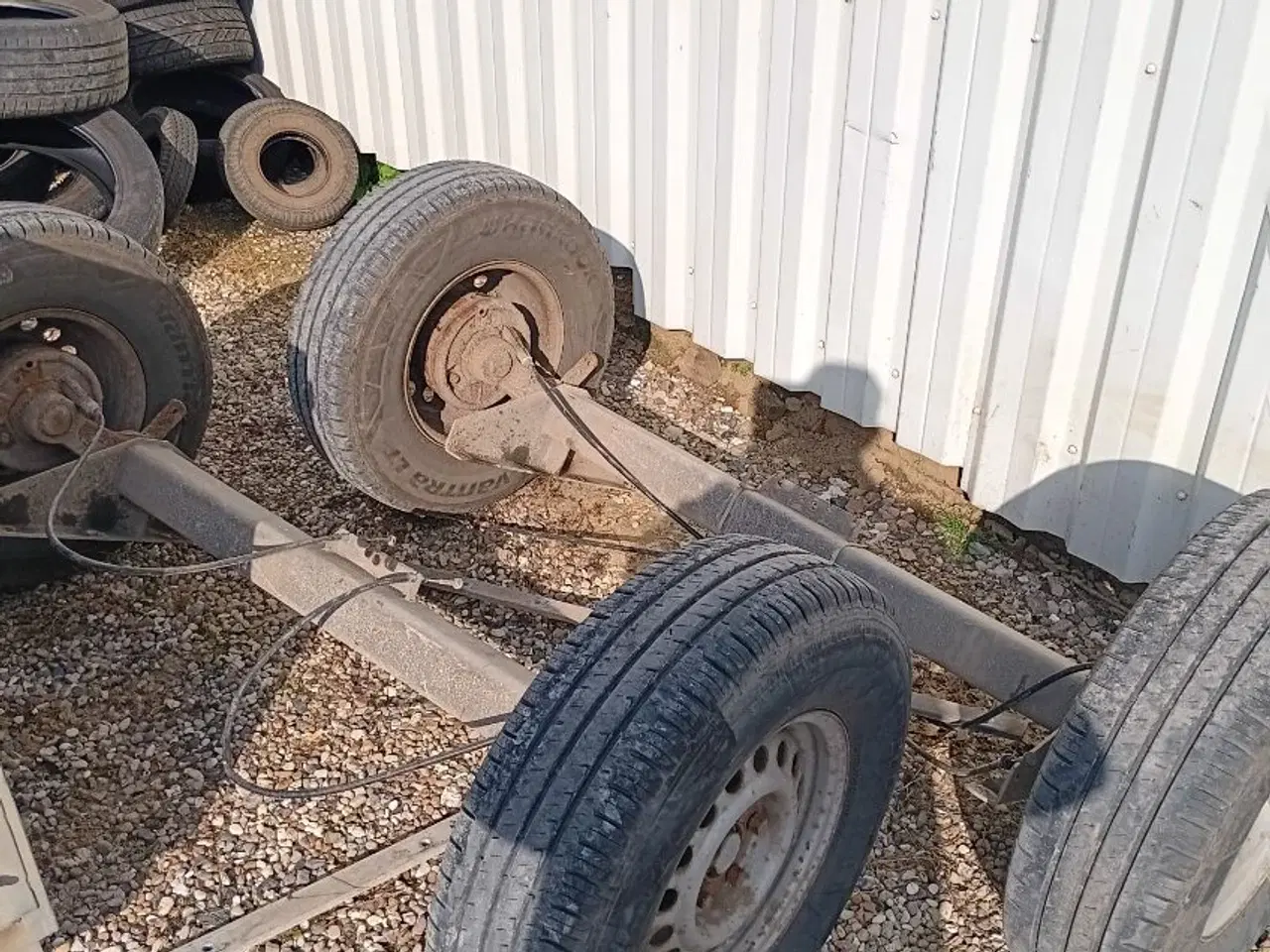 Billede 1 - to axler til trailer, 1500 kg stk