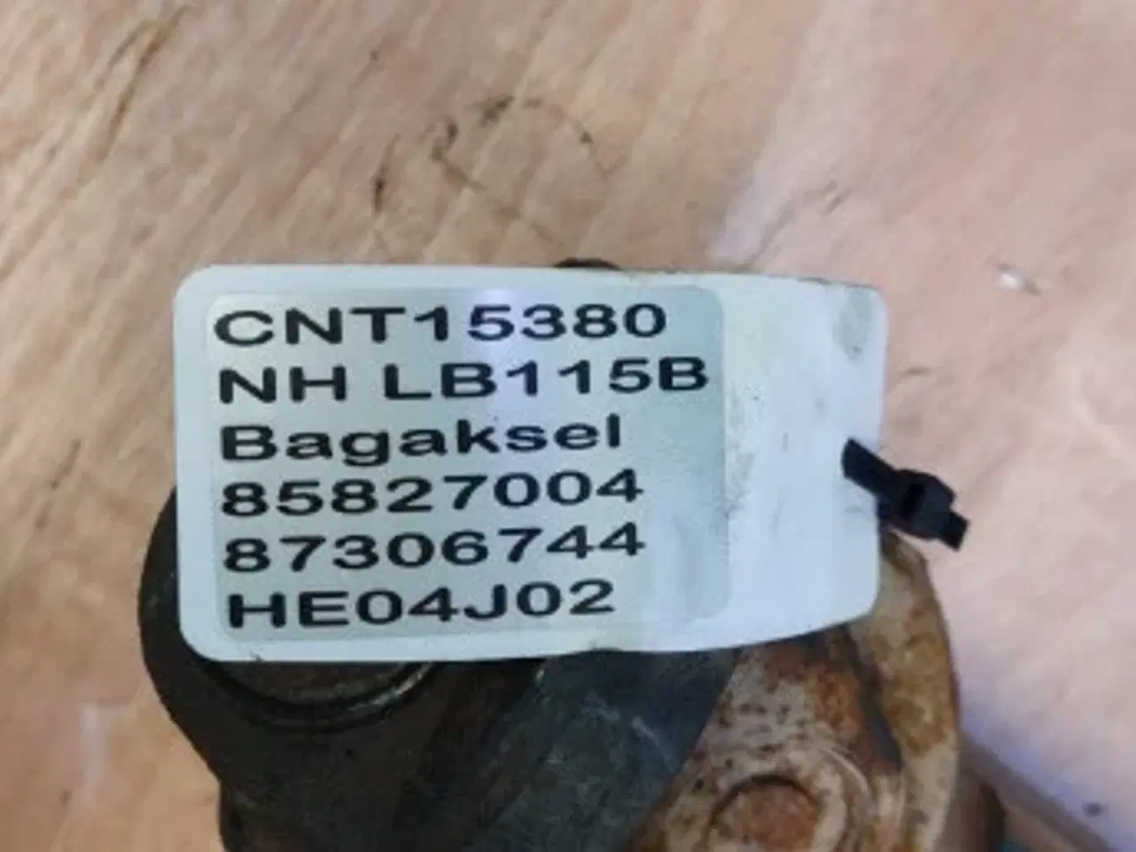 Billede 12 - New Holland LB115B Bagaksel 85827004
