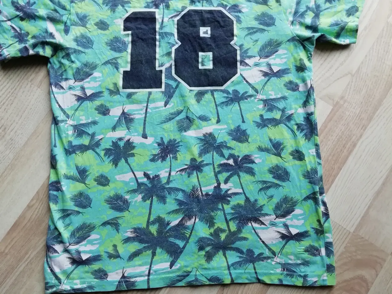Billede 2 - T-shirt med motiv, str. 152 fra Jeff