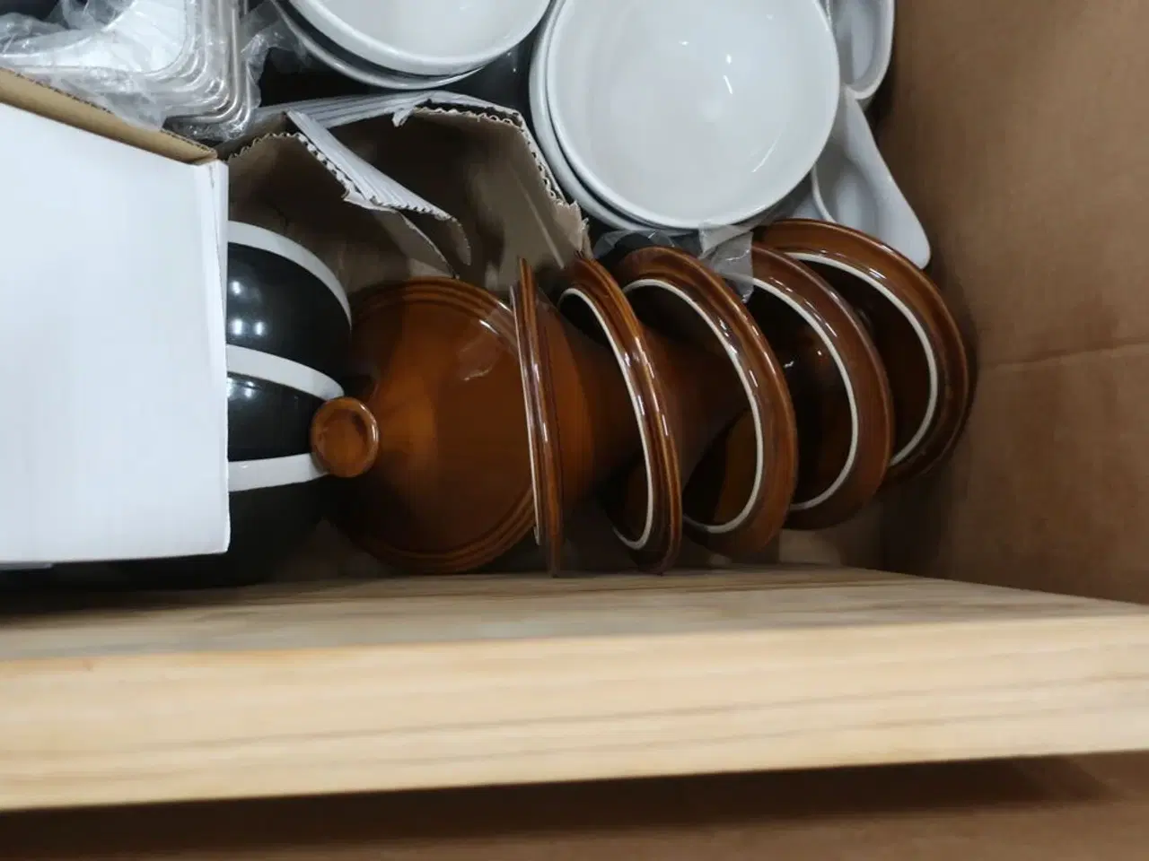 Billede 8 - Diverse tallerkner, fade, lavasten m.v.