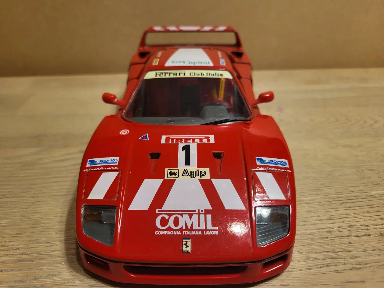 Billede 6 - Modelbil Ferrari F40 1990 skala 1/18