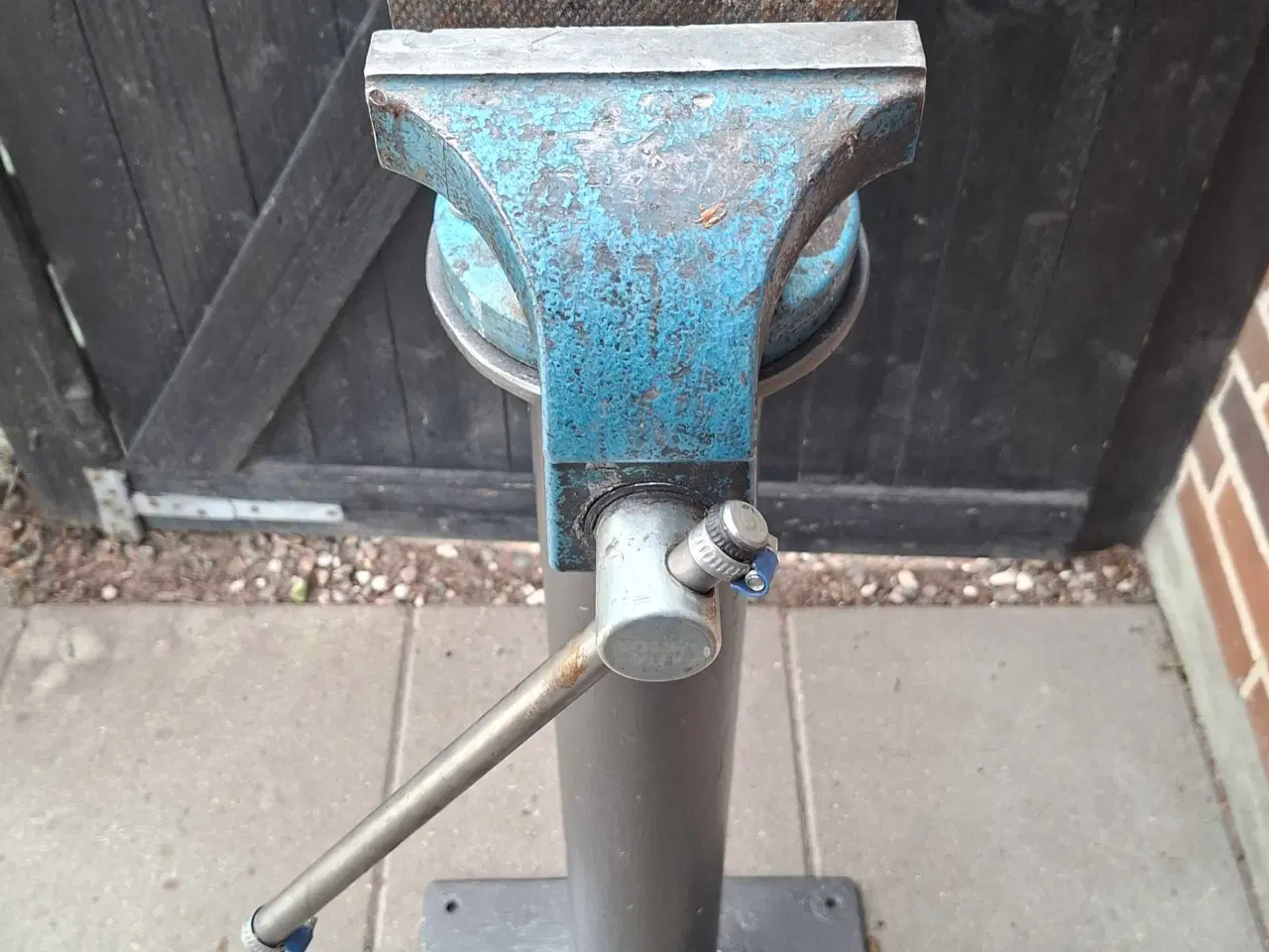 Billede 2 - Skruestik på søjle 
