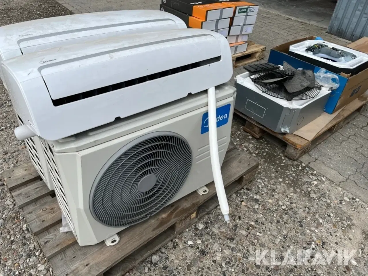 Billede 1 - Varmepumper Midea 2 hele og lidt dele.