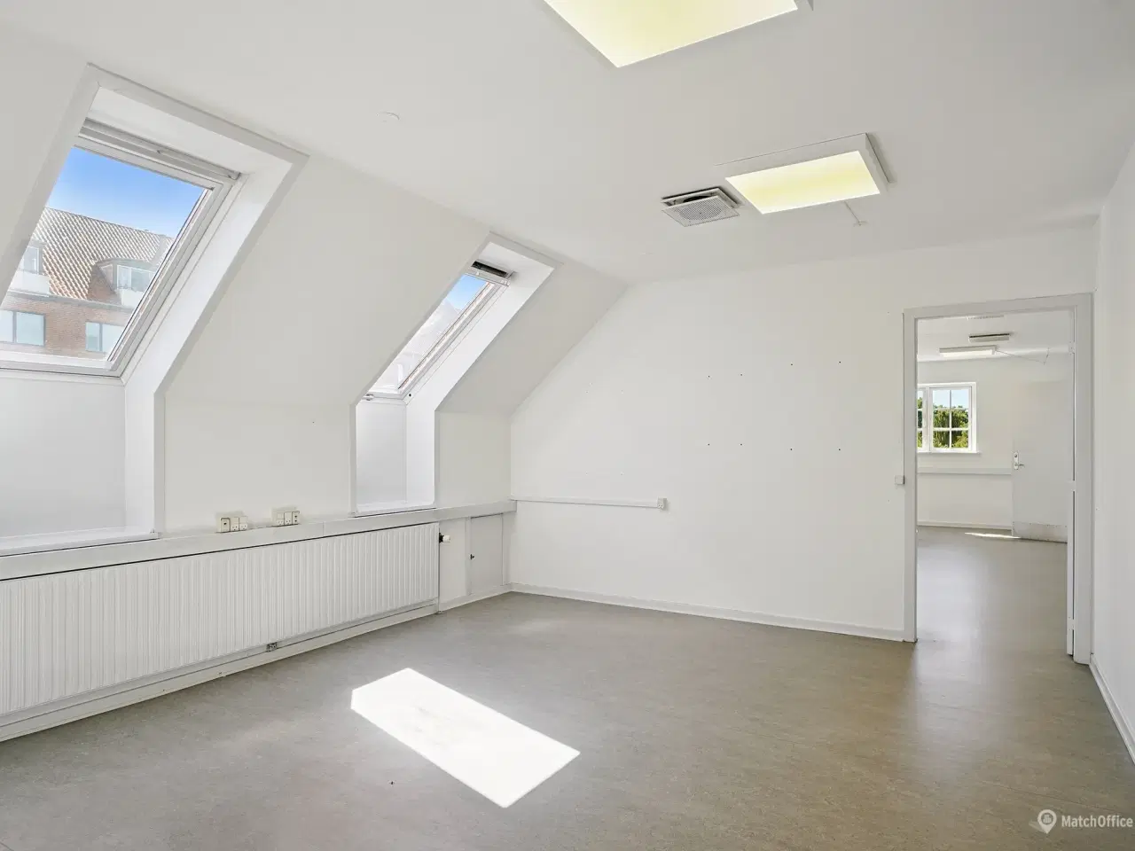 Billede 12 - Velbeliggende erhvervslejemål – ideelt til kontor med lager