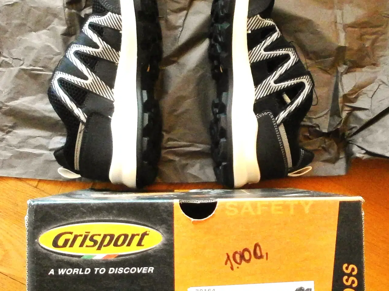 Billede 1 - Grisport 70164 sikkerhedssko S1P, Sort/Hvid