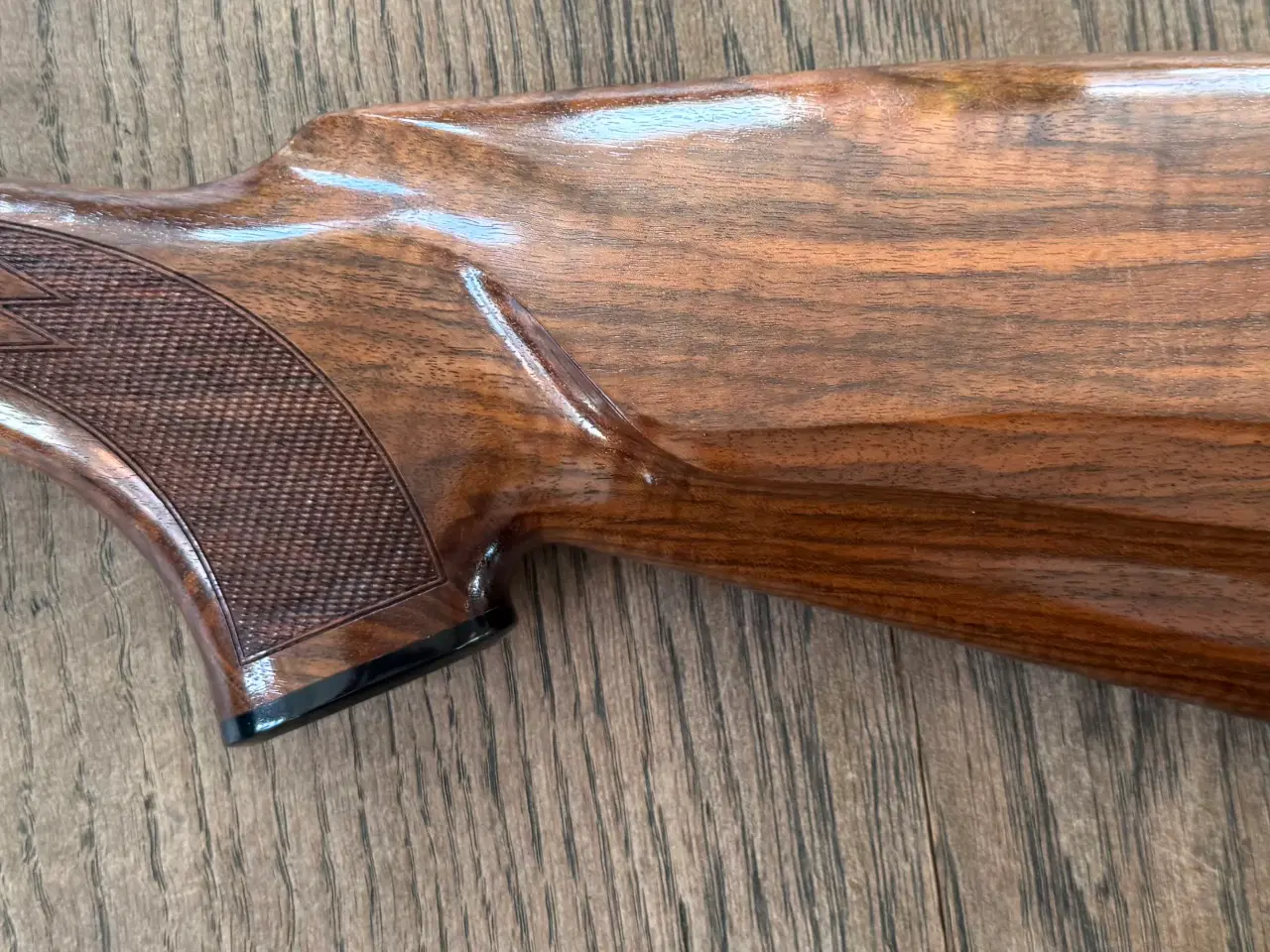 Billede 1 - Træskæfter til Blaser BBF97(højre) og K95(links)