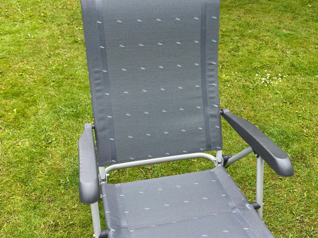 Billede 6 - Camping bord stole hynder tallerkener og glas 