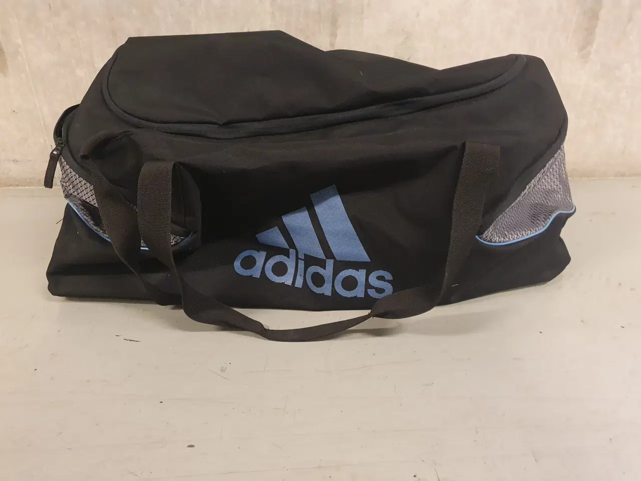 Billede 1 - Sportstaske fra Adidas