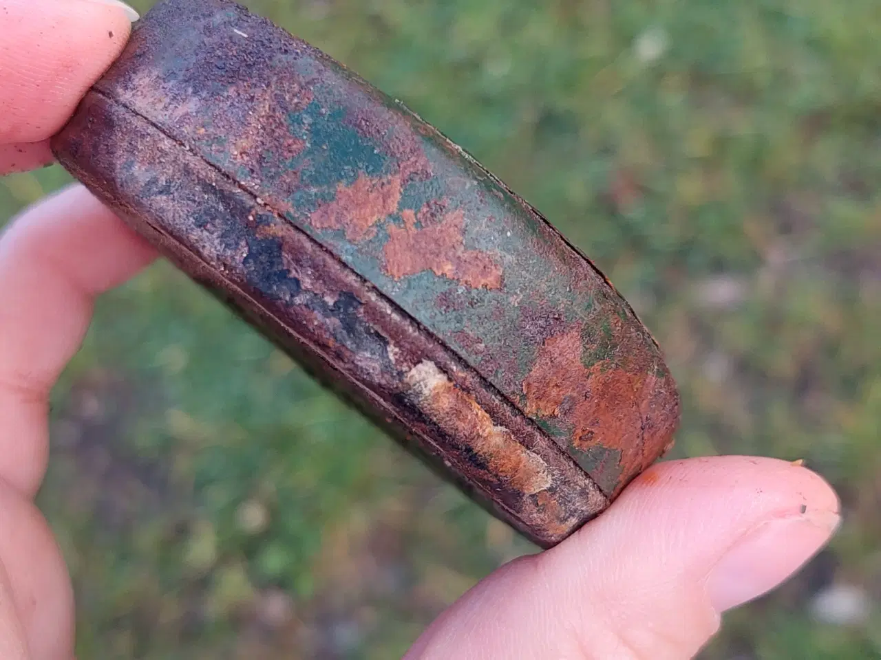 Billede 8 - Gammelt Metal pynt/dåse