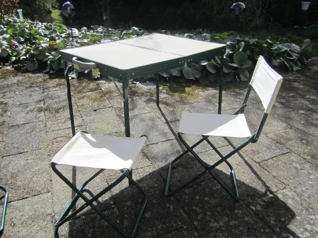 Billede 2 - BYD.  Retro. Skønt Picnicbord og Stole.