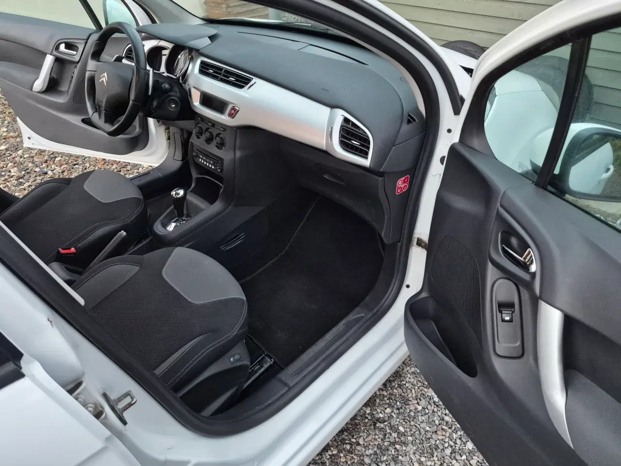 Billede 10 - Citroën C3 med automatgear og billig i drift.