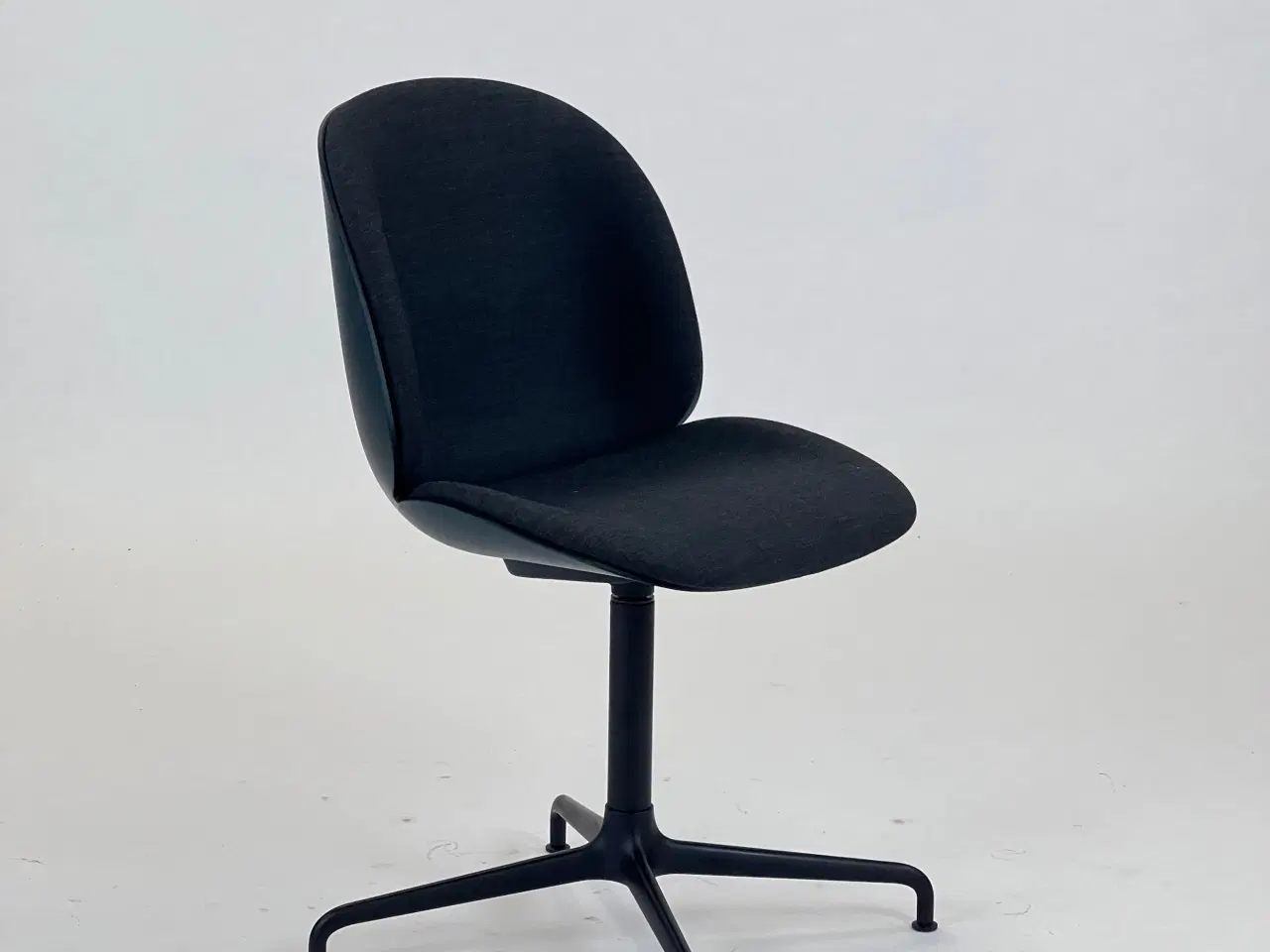 Billede 1 - Gubi Beetle Meeting Chair