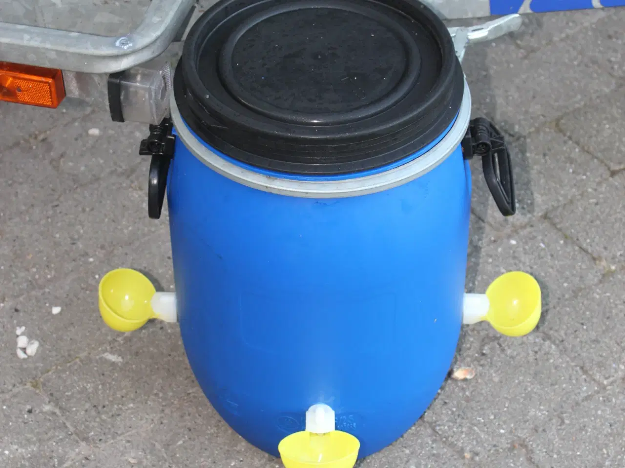 Billede 3 - Plast tønder 30og 110 L