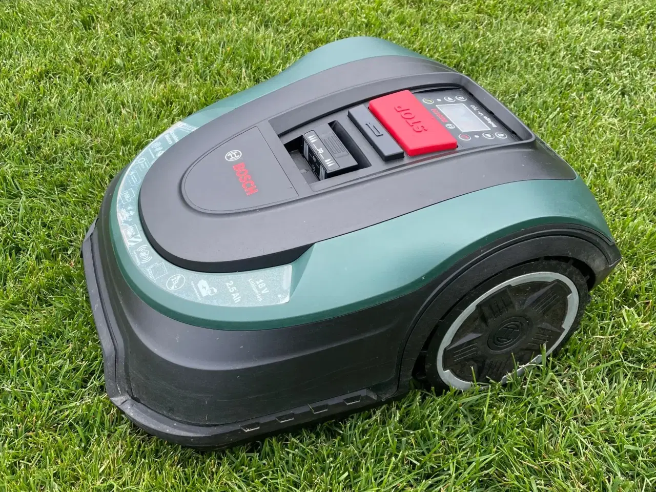 Billede 1 - Bosch robotplæneklipper Indego M+ 700