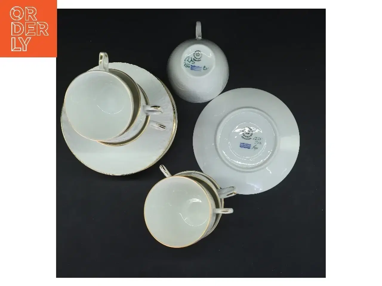 Billede 2 - Royal Copenhagen kaffekopper og underkopper fra Royal Copenhagen (str. 7 stk Ø 8&13,5 cm)