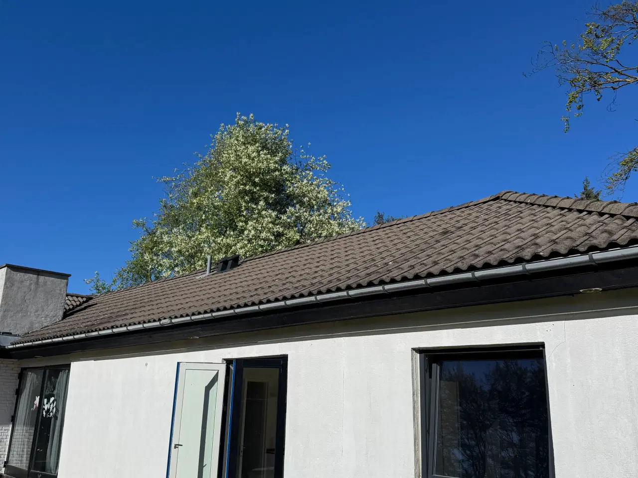 Billede 2 - Beton tagsten (hentes gratis)