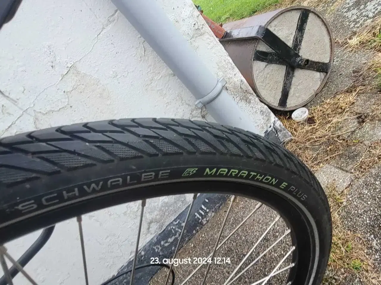 Billede 2 - OK elkædesav Byt m 2 NYE cykel dæk & slanger 28 " 