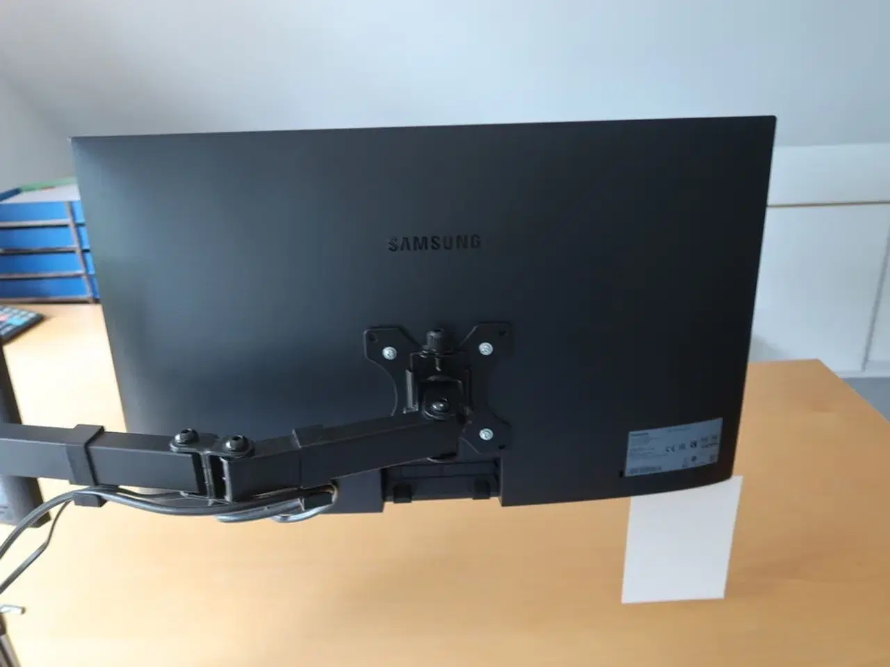 Billede 3 - 2 stk. Samsung S24R350FZU 24tm LED skærme + arm