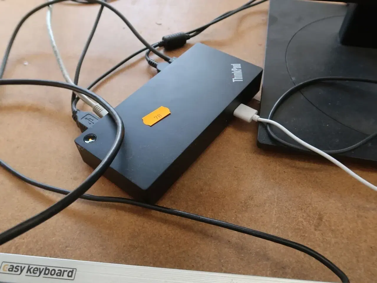 Billede 3 - Computerskærm samt dockingstation