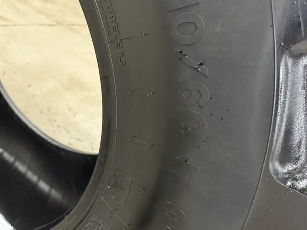 Billede 5 - Vredestein 710/60R30